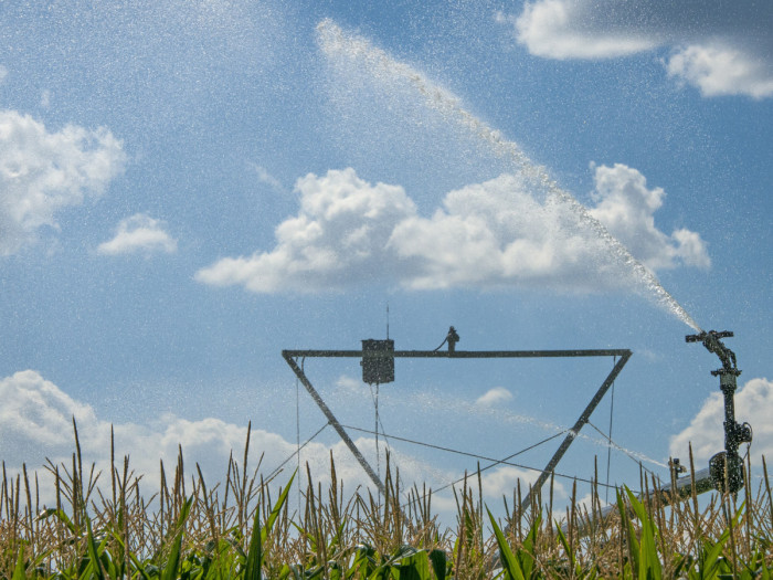 (ALL RIGHTS) Center pivot irrigating corn near Ogallala, Nebraska. Photo credit: © Chris Helzer/TNC
